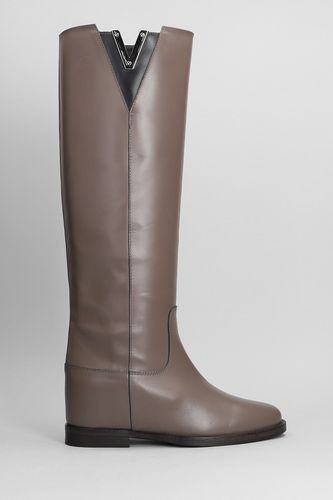 Stivale zeppa interna  in Pelle Taupe